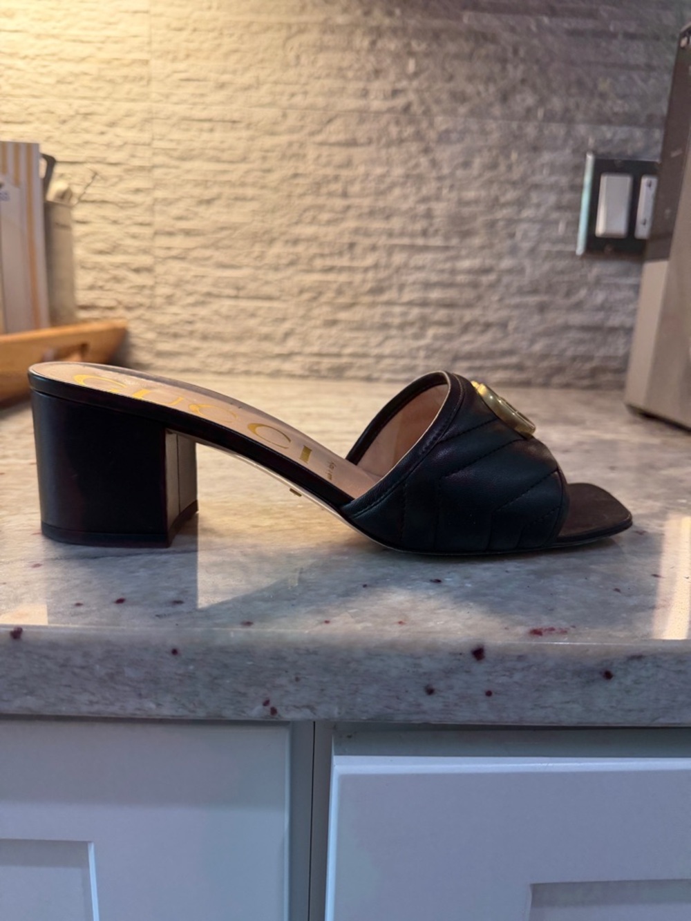 Gucci Black Leather Slide with Gold Double G Logo - Picture 4 of 4